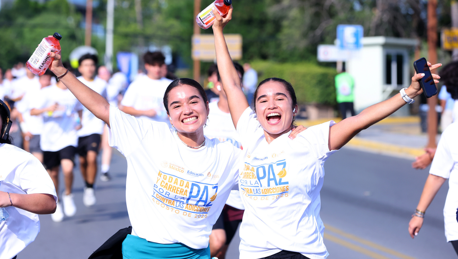 Realiza UANL rodada y carrera por la paz - En Común